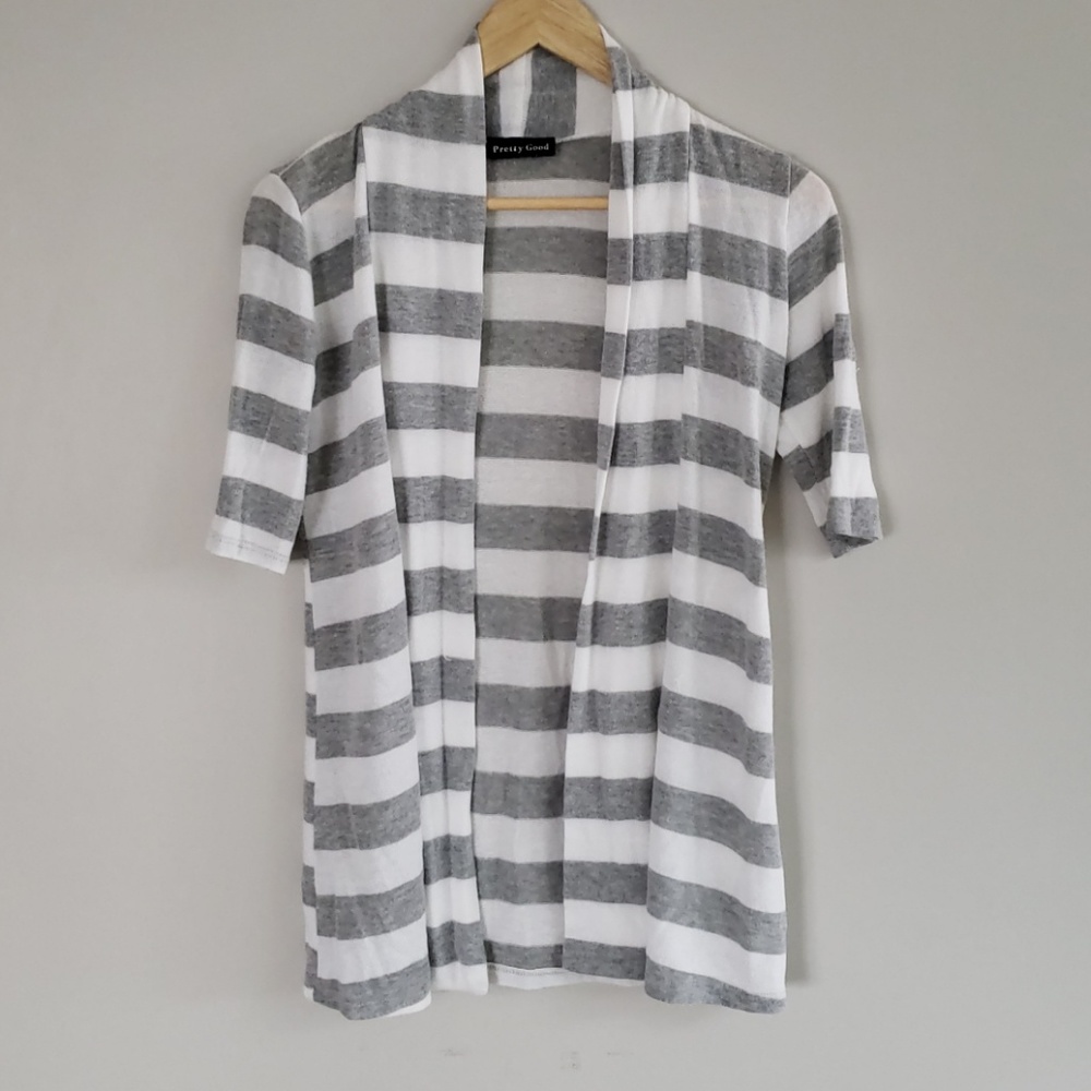 Cardigan short sleeved top